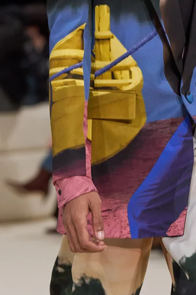 Look 90